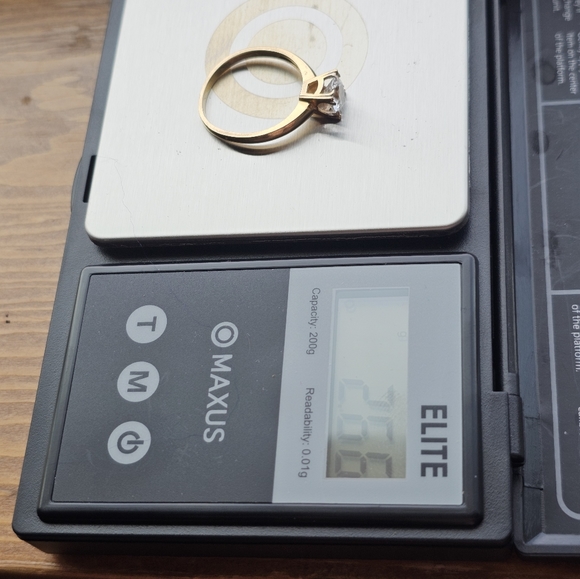 14k white spinel ring size 7.5. Stamped 14k. Resizeable by a jeweler. Looks just - Picture 7 of 9